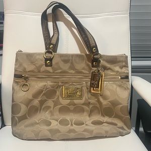 Coach “Poppy” shoulder bag.